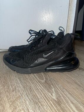Nike Black Air Max 270 Athletic Sneakers youth size 6 tennis shoes